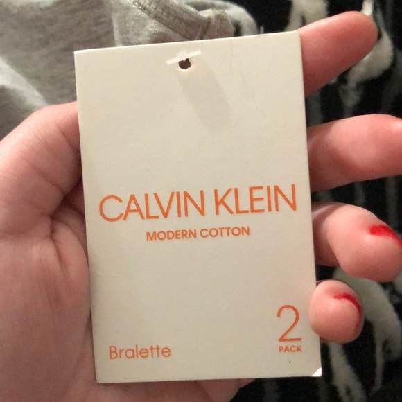 grey & white calvin klein bra - Picture 2 of 4